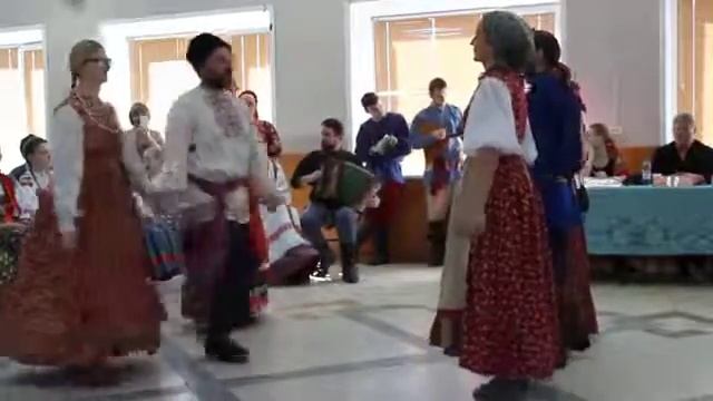 Фольклорно-этнографическая студия «Круглый год», г. Новосибирск, «Кадриль шестера» смотреть онлайн
