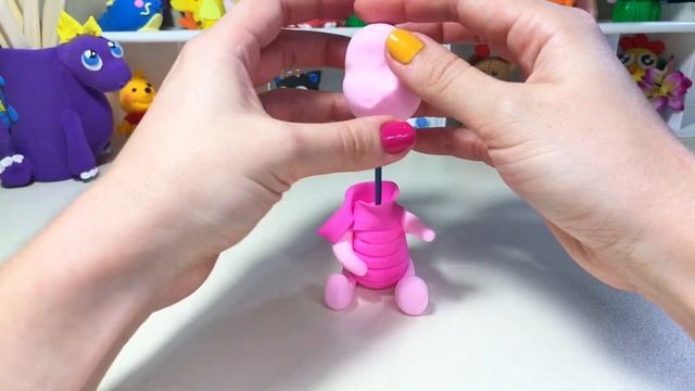 «Пятачок» из воздушного пластилина. Идея для лепки. Мультик-творчество#plastic #поделки #мультики смотреть онлайн