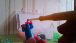 Плетение из резиночек Loom Bands . Урок 1 (косичка или рыбка)