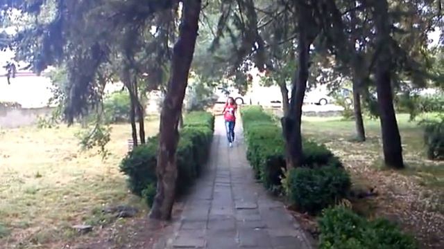 ударилась)