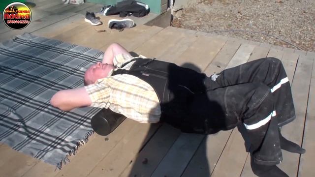 Участники мастер класса по сборке мангала с двойным зубом делятся упражнениями от боли в спине смотреть онлайн