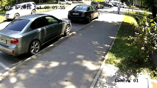 Уличная камера HiWatch DS-I220 (день) смотреть онлайн