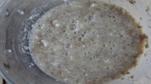 Сладкий овсяноблин с творогом и брусничным джемом