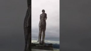 Движущаяся статуя ""Поцелуй Али и Нино" в Батуми. Статуя Любви. Грузия, Батуми. Скульптура.