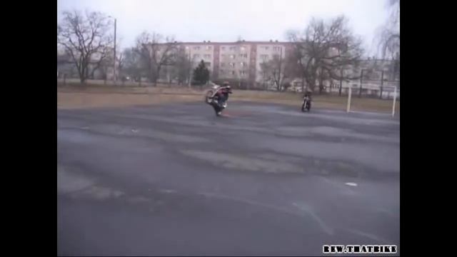 Suzuki GN 125 exhaust sound and fun compilation смотреть онлайн