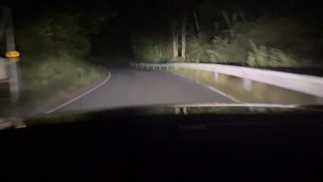 Dunkelfahrt Ford Kuga ST Line X mit adaptiven LED Scheinwerfern смотреть онлайн