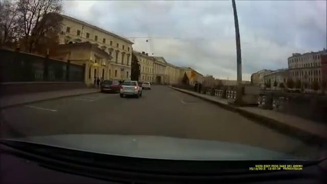 Дегенерат разбили стекло клюшкой! смотреть онлайн