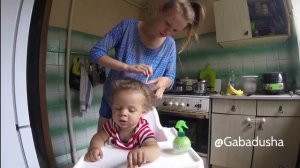Как расчесать волосы ребёнку?