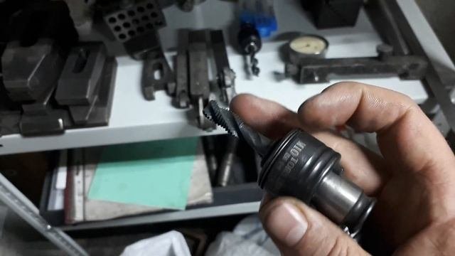 Работа резьбонарезной головки.