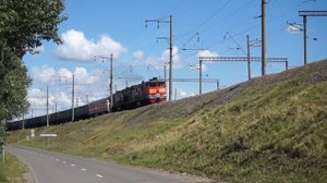 Тепловоз 2ТЭ10М-0714 разбежался на подъём.