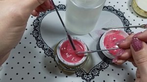 Очень пигментированный гель замешиваю с прозрачным гелем