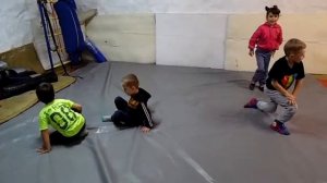 Борьба. Малыши 5-6лет. Общий вид тренировки