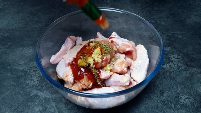 Удачный рецепт острых куриных крылышек в духовке | Как вкусно замариновать крылья смотреть онлайн