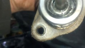 Как прокачать и поменять главный цилиндр сцепления на автомобиле Hyundai Accent