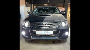 Установили bi-led модули Aozoom A13 на Toyota Hilux 2015, покрасили отражатель фары и маску линзы