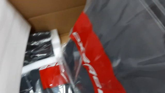 DXRacer - Отличие кресел 2019 года на примере серии  Drifting OH/DF73N  (склад RETNE.RU)