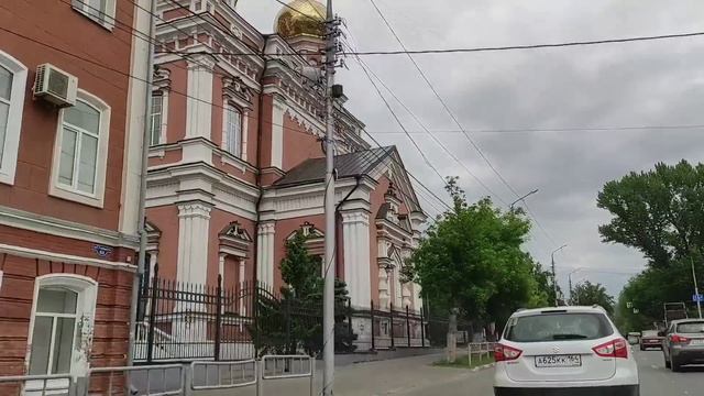 Russian city Saratov: world's last bus Ikarus-283, cool trolleybuses and falling apart trams смотреть онлайн