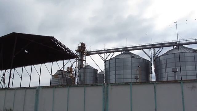 81.Где в деревне зерно сушат. grain cleaning complex