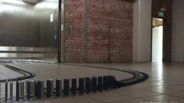 Домино из 10 000 iPhone 5 смотреть онлайн