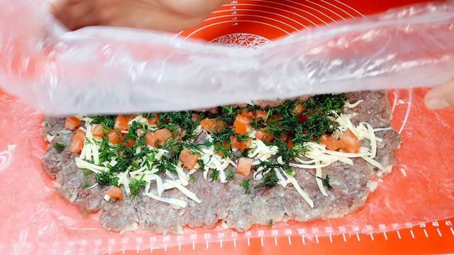 Котлеты больше не жарю. Приготовить мясной рулет таким образом получится потрясающе и вкусно !!! смотреть онлайн