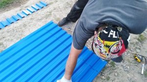 Как  качественно отрезать профнастил.