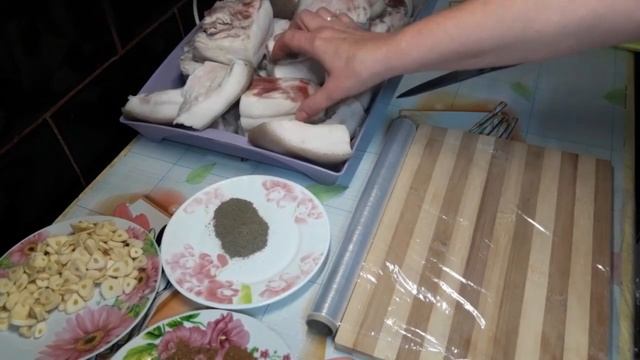 Вкусный способ засолки сала, получается мягкое и ароматное. #Соленоесало