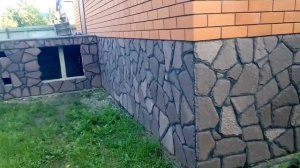 Укладка дикого камня на цоколь и римскую лестницу, с подогревом саморегулирующимся электрокабелем