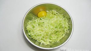 Гречневые оладьи с кабачками на сковороде