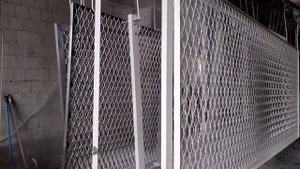 Процесс нанесения порошкового грунта и краски