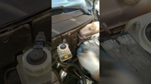 Замена расширительного бачка приоры в Махачкале внаглую!))