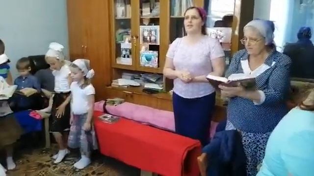 Косари на лугу/ семья Савченко/ Песнь Возрождения-1767/г.Горячий Ключ./ домашнее служение (ОЦХВЕ) смотреть онлайн