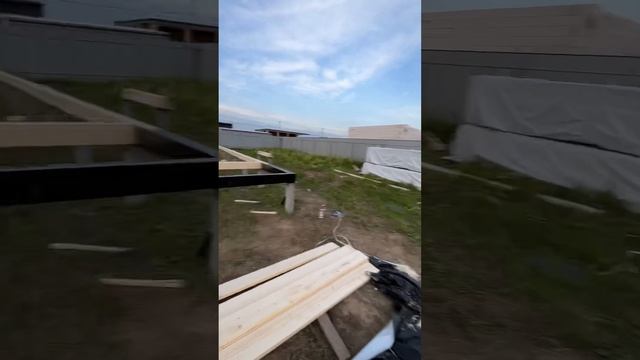 В КП Подпоринские дачи стартовали строительство Лесная сказка с террасой. #домподключ #каркасныйдом