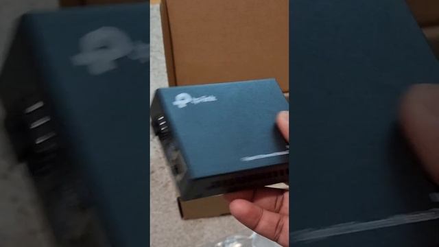 Unboxing TP-Link gigabit media converter - SFP to Ethernet