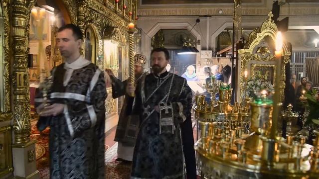 Утреня с чтением Двенадцати Евангелий смотреть онлайн