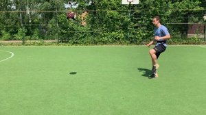 ТРЕНИРОВКА НА ЧУВСТВО МЯЧА В ФУТБОЛЕ / ФУТБОЛЬНЫЙ ТРЕНАЖЁР / МЯЧ НА НИТКЕ