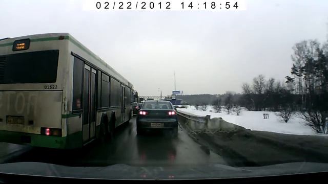 подрезал долбанулся и убег. смотреть онлайн