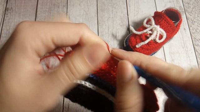 Пинетки кроссовки вязаные крючком/baby booties crochet смотреть онлайн