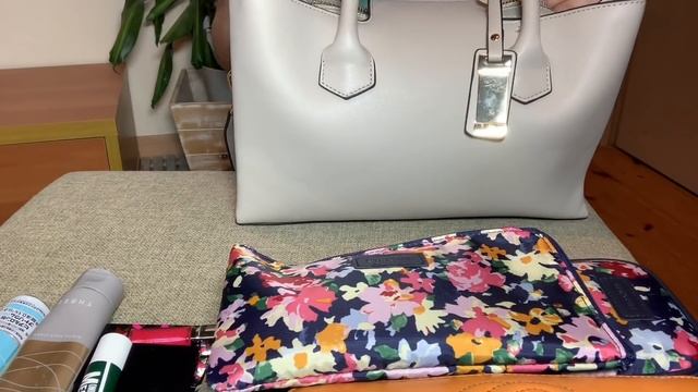 【What's in my bag？】ついつい覗いてみたくなるカバンの中身をアラフォー母さんがご紹介。 смотреть онлайн