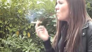 English Girls Smoking - Robyn