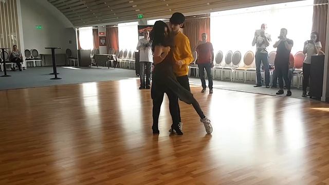 Urban Kiz by Wojtek Kiz & Maria Alpas - Elji Beatzkilla Dança Kizomba смотреть онлайн