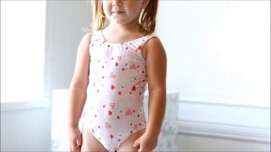 Слитный купальник с сердечками для девочки (36402927) КотМарКот