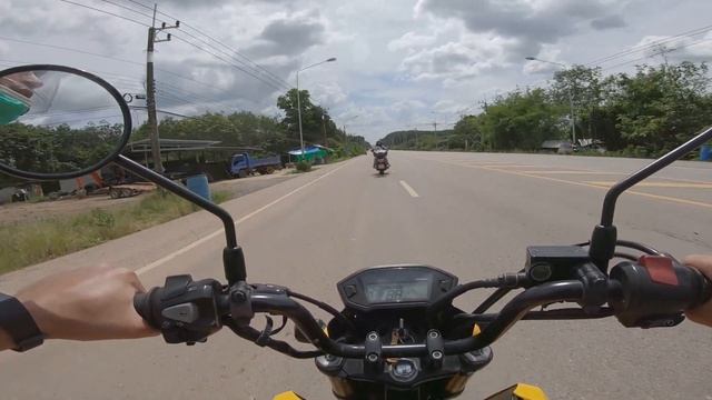 Honda Rebel 1100 too fast for the grom смотреть онлайн