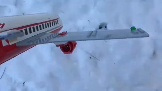 LEGO Plane Crash into snow! смотреть онлайн