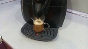 Кофемашина Philips Saeco Xsmall. Видео приготовления эспрессо. Внешнее и внутреннее состояние.