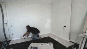 монтаж напольного плинтуса из полиуретана