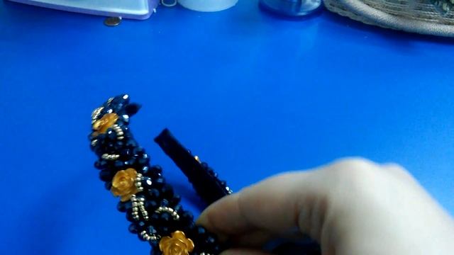 Ободок черный в золоте смотреть онлайн