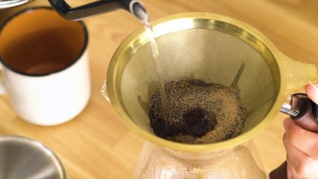 私とおいしい温度の関係。〜デザインも機能も充実したアイコナ 温度設定機能付き電気カフェケトル〜