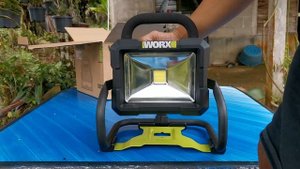 WORX WU026 9 20V 360° LED
