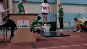 3) Наклон вперед из положения стоя на скамье