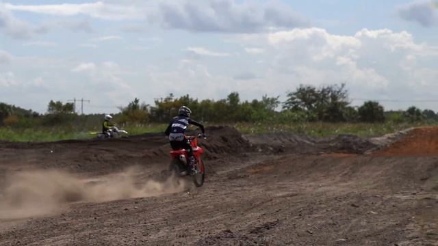 ALL NEW 2022 HONDA CRF250R ABSOLUTELY RIPS! смотреть онлайн